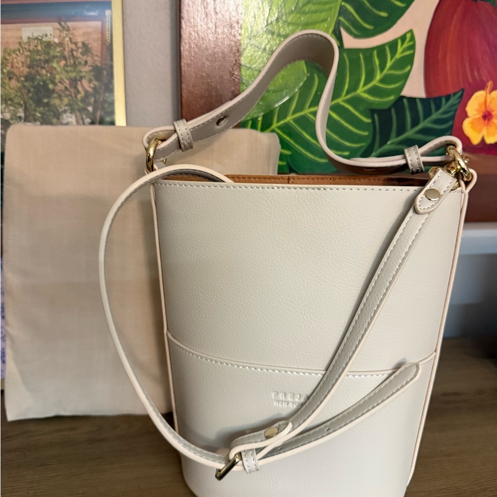Freja New York Bucket Bag Oat